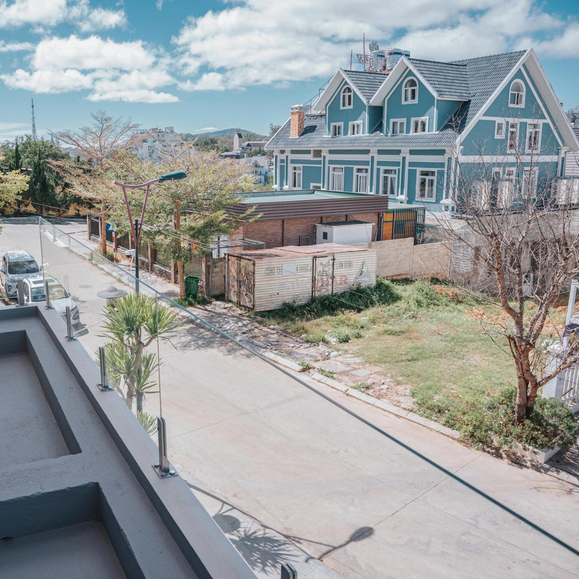 Quy Tai Premium Hotel Da Lat Exterior photo