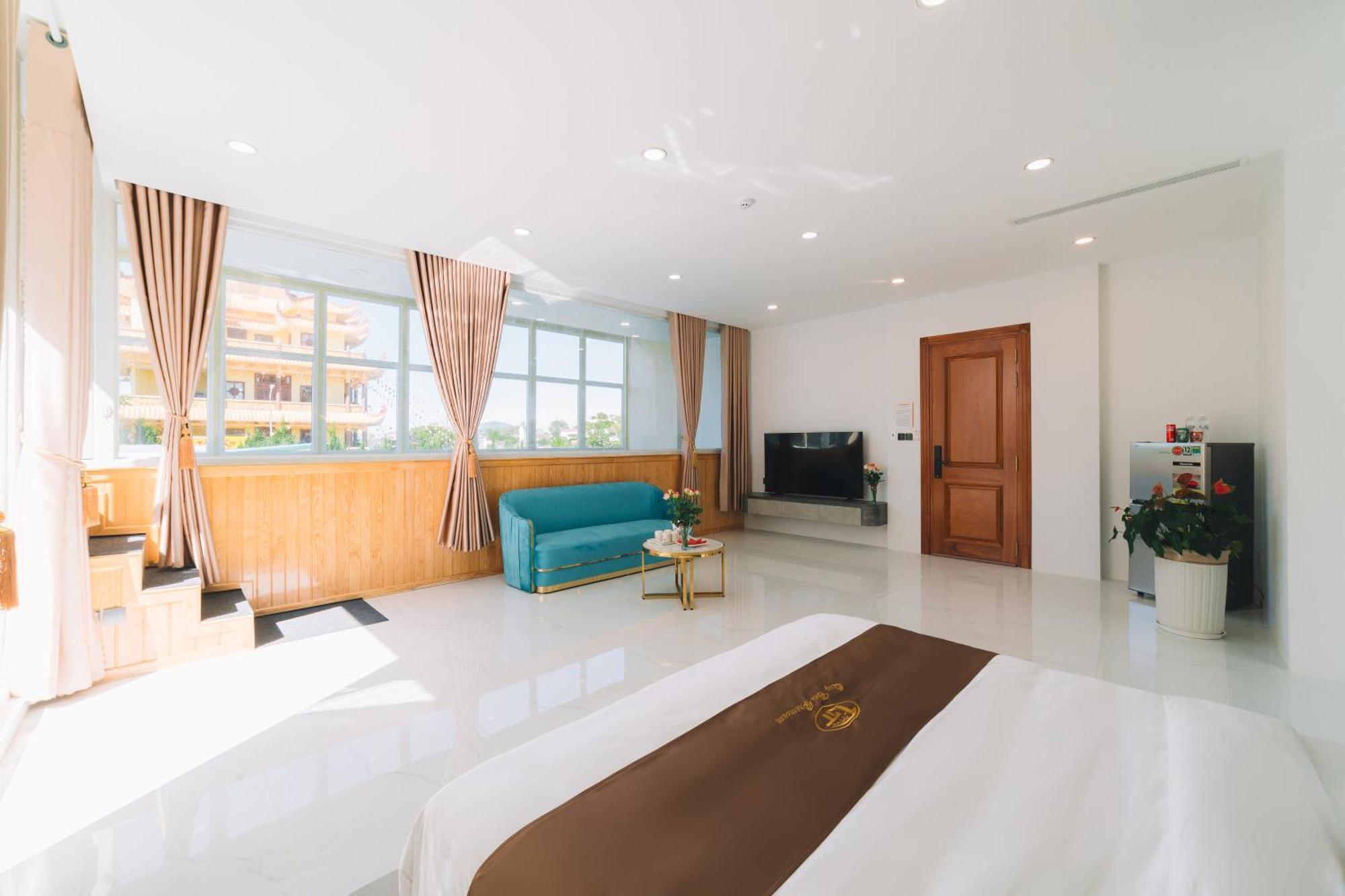 Quy Tai Premium Hotel Da Lat Exterior photo
