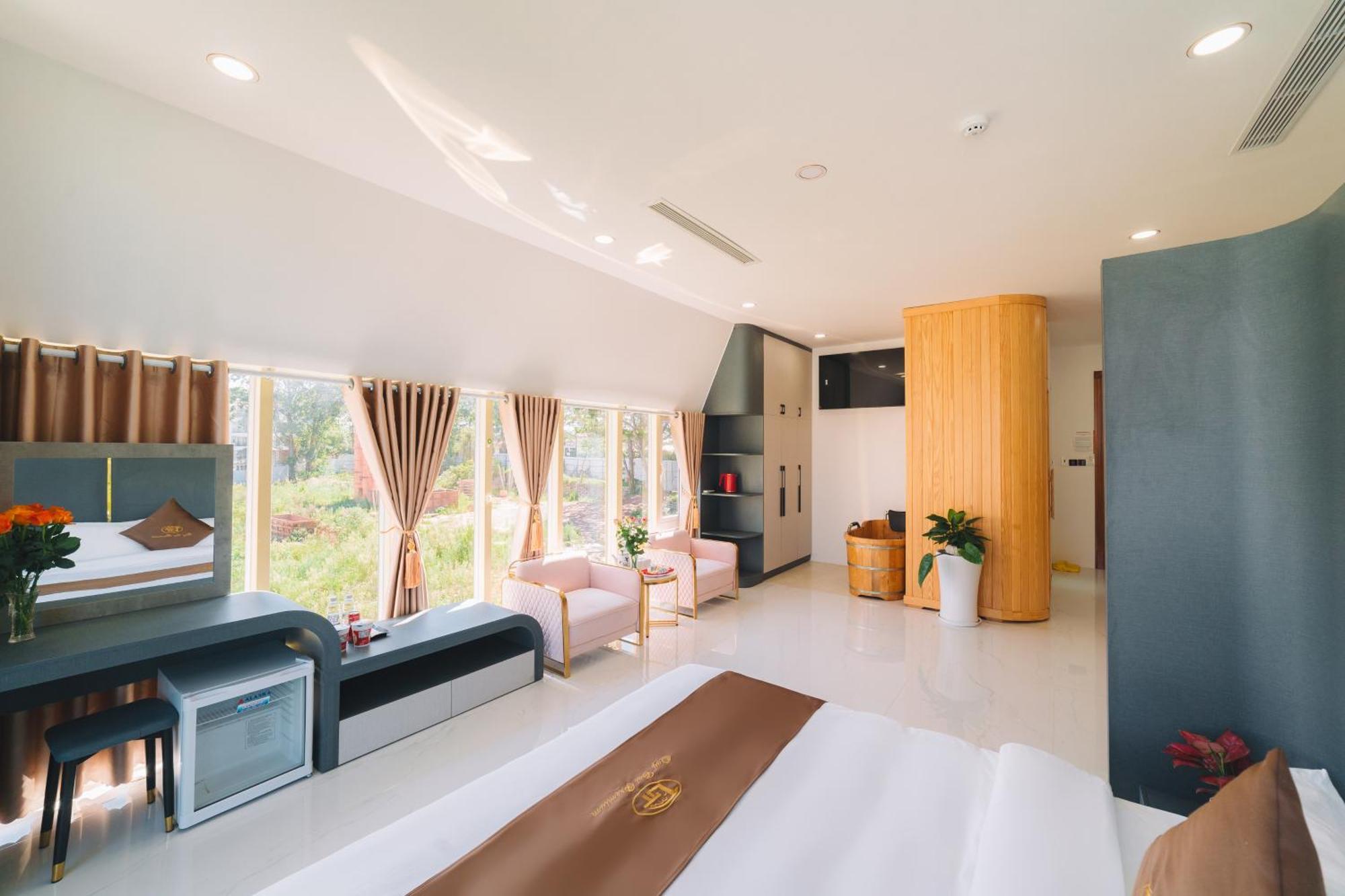 Quy Tai Premium Hotel Da Lat Exterior photo